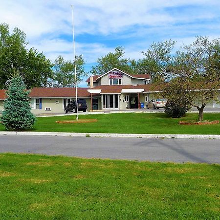 Relax Inn Watertown Exterior foto